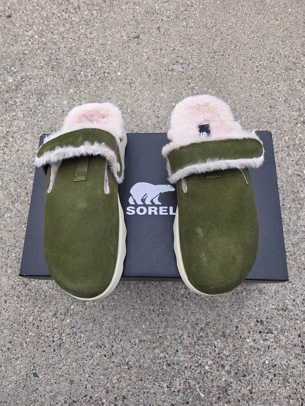 Sorel Olive Green Suede Clog with Pink Faux Fur Ladies 9